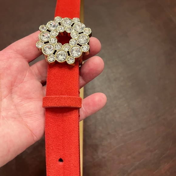 Red suede belt with rhinestone buckle - Picture 5 of 6